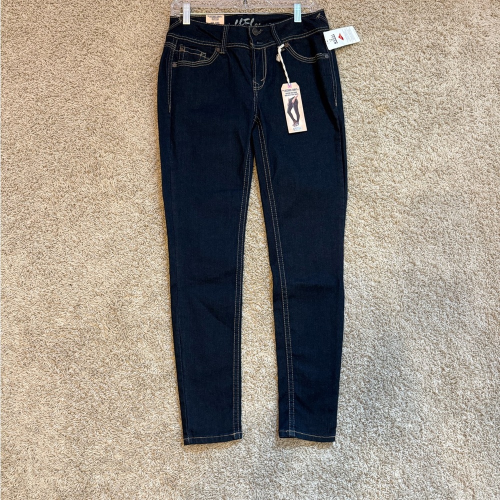 Wallflower Women's Dark Blue Jeggings